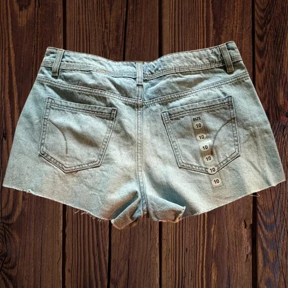 Divided Denim Cutoff Shorts - Picture 2 of 8